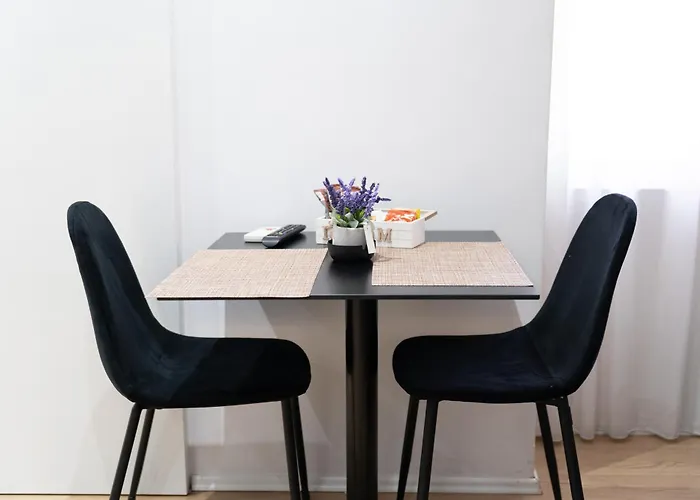 Golden Corner 1 - Sweet Escape * Tirana