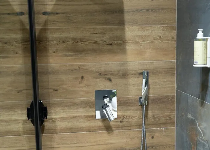 Golden Corner 1 - Sweet Escape