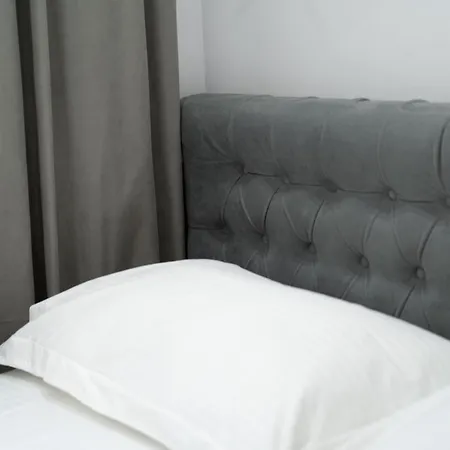 Golden Corner 1 - Sweet Escape Daire *